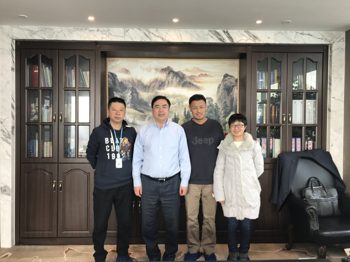 6-趙振元同志和新疆分院張松濤、總包公司房弢、潘柯樾親切合影.jpg