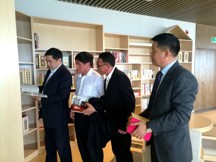 6-趙振元董事長參觀?；鶈T工文化中心.jpg