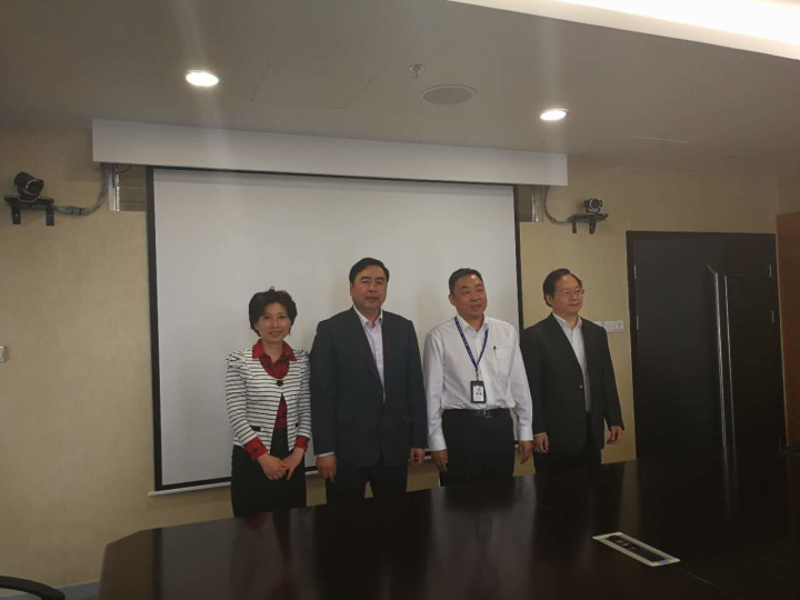 5-趙振元董事長、蔣玉梅副院長與祁寧春總經(jīng)理、吳世勇副總經(jīng)理親切合影.jpg